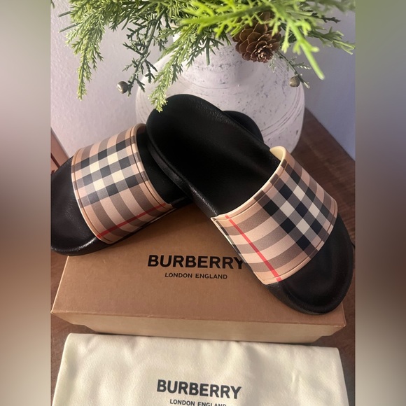 Burberry Kids Vintage Nova Check Slides - Picture 6 of 9